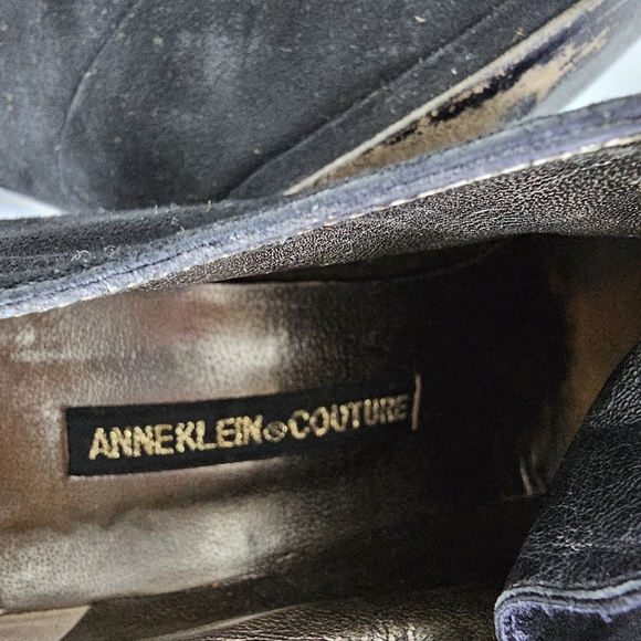 Anne Klein Couture black suede leather button bootie heels size 8.5 - Picture 14 of 14